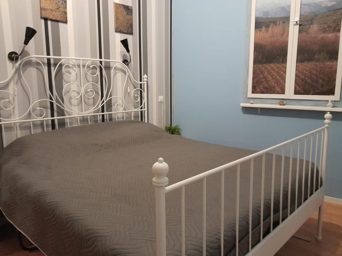 Sur La Bonnefooi Bed & Breakfast Prades-sur-Vernazobre Luaran gambar