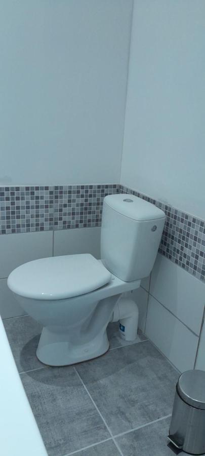 Sur La Bonnefooi Bed & Breakfast Prades-sur-Vernazobre Luaran gambar